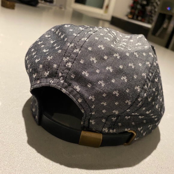 Good and Evil Hat - Picture 4 of 5